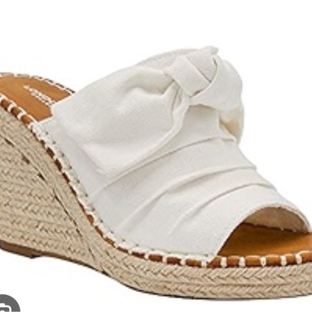 London Fog White Espadrille Wedge Sandals